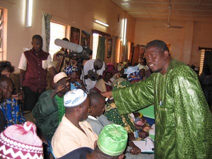 Image | ECID, Mali | Questions dans la salle (c) 2006 Roger Gaillard Image | ECID, Mali | Questions dans la salle (c) 2006 Roger Gaillard
