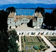 Image | Musée national suisse -- Château de Prangins et les Alpes